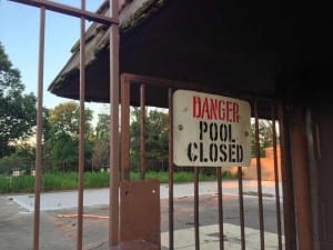 Photo of Danger Pool Closed sign at Dayton's Five Oaks pool